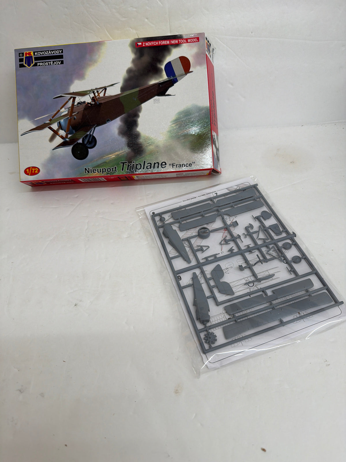 KPM Kovozavody Prostejov Hobby Plastic Model Kit Nieuport Triplane France — 1:72
