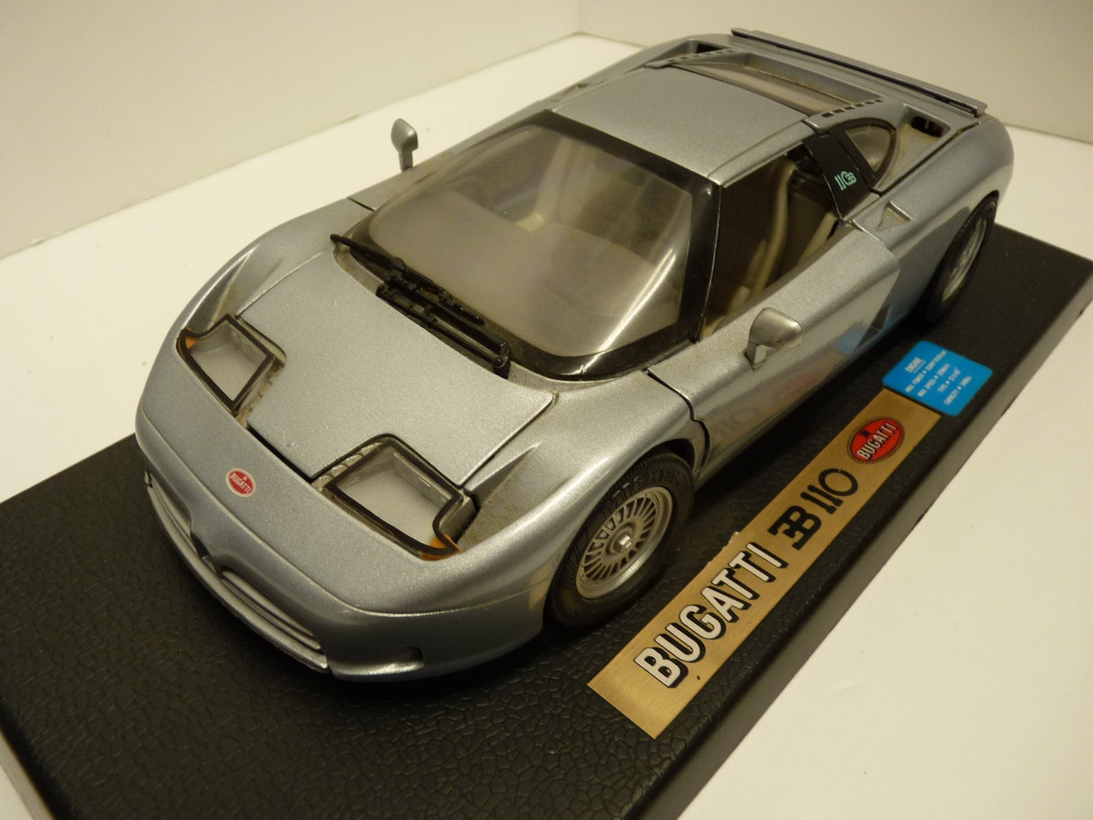 Die Cast Model 1/18 scale Anson Bugatti EB 110 Silver 30303-W Second Hand
