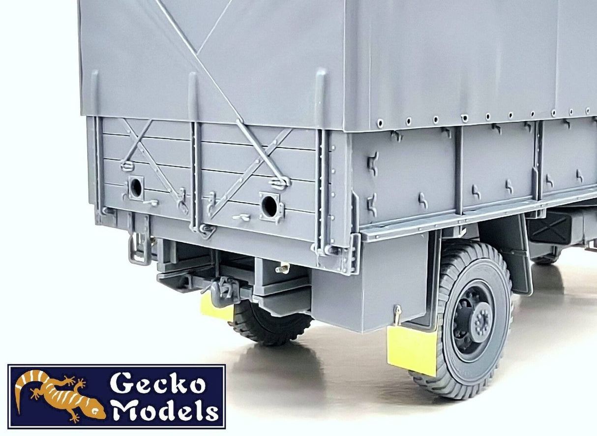GECKO MODELS 1/35 Bedford OYD Truck 3t 4x2 GS (Metal Cargo Body) kit 35GM0155