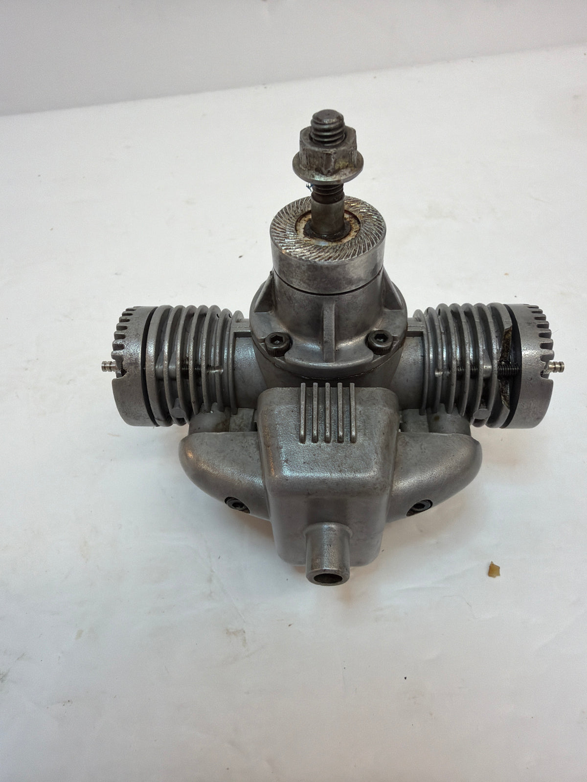 G-Mark .30 Twin is a 0.3019 cu in cool silencer Second Hand