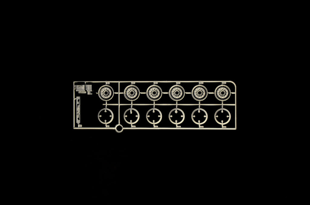 Italeri 1/24 TECNOKAR 20 TANK TRAILER Kit 3929