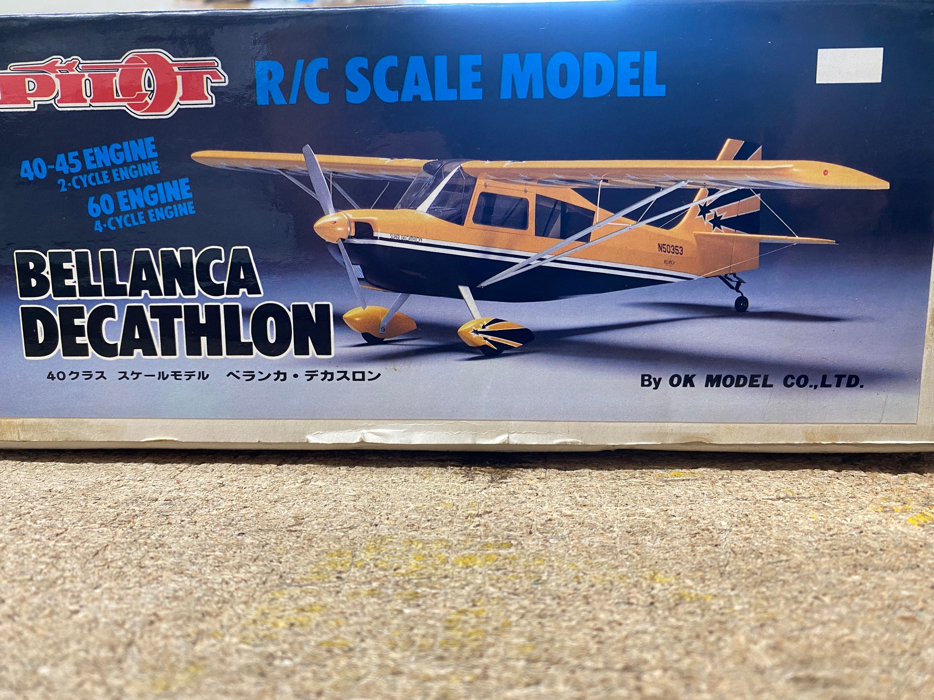 OK MODELS - PILOT BELLANCA DECATHLON KIT - SECOND HAND - AS NEW IN 