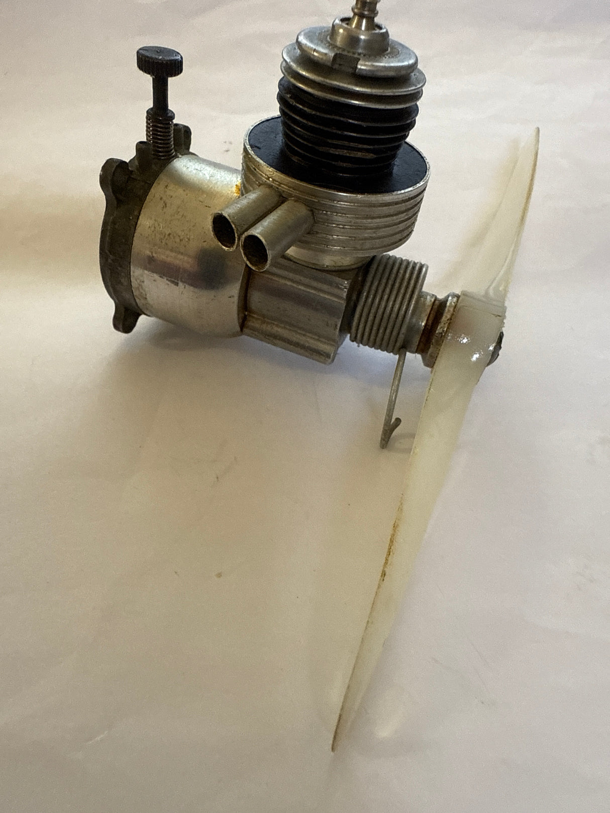 Cox Baby Bee 049 Engine with Silencer - SECOND HAND (Box 63)