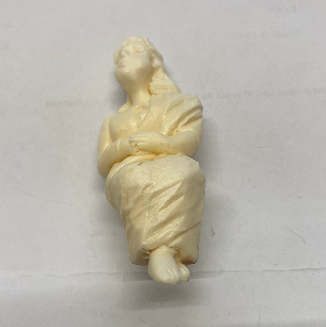 Scenic Accessories - Unpainted Resin Figure Sitting (Lady)