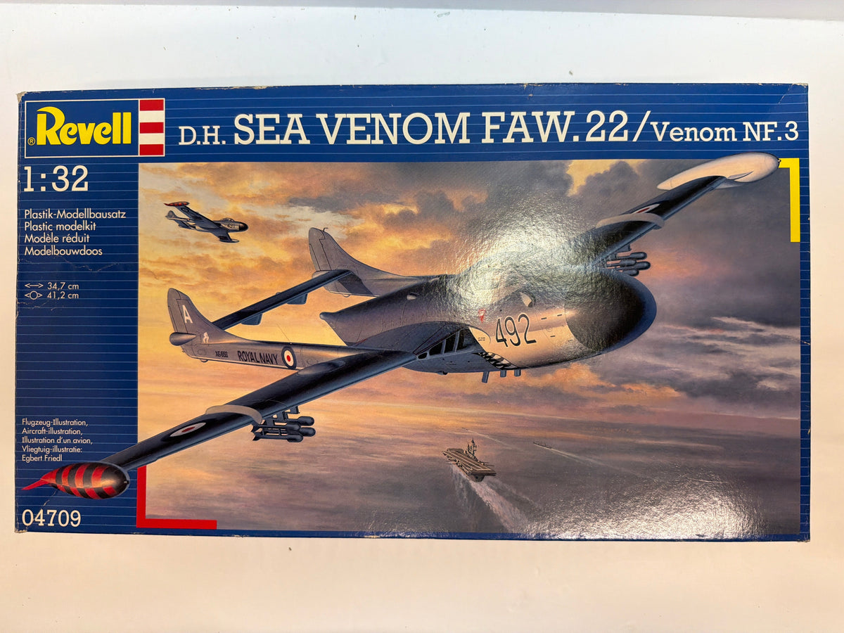 Revell Plastic aircraft kit D.H. Sea Venom FAW.22 1:32 04709 Opened some decals missing