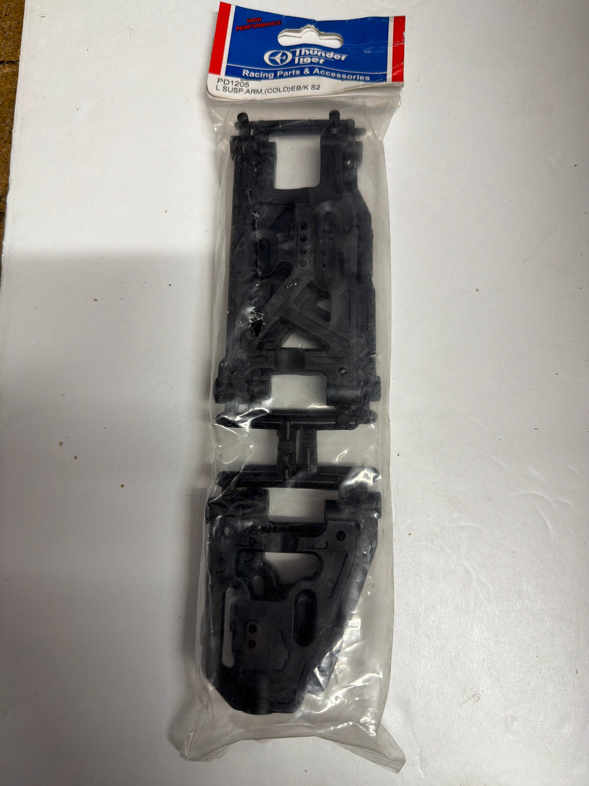 Thunder Tiger PD1205 L Suspension Arm (COLD) EB/K S2 (Box 25)