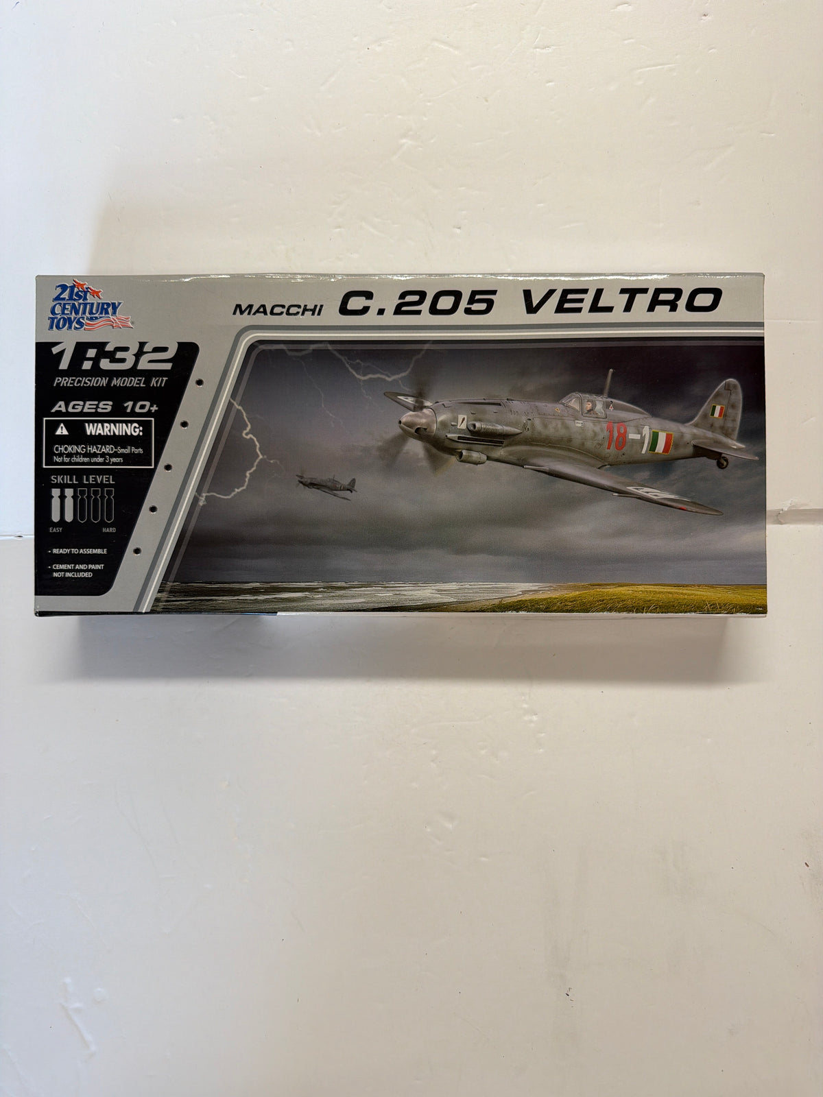 21st Century Toys 22113 Macchi C.205 Veltro Plastic Model Kit