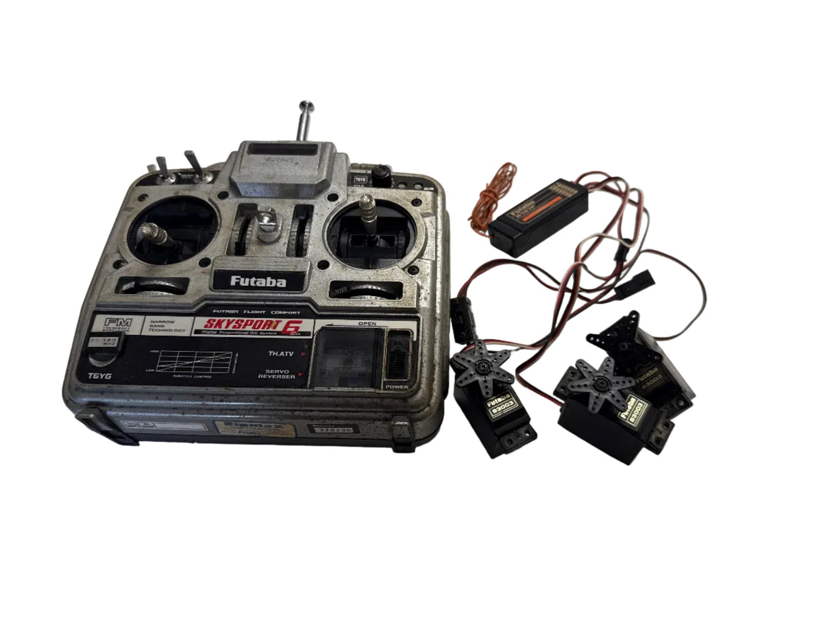 Futaba 35mhz Skysport  6 Transmitter with R147F Receiver and 3 servos with Switch Harness - SECOND HAND