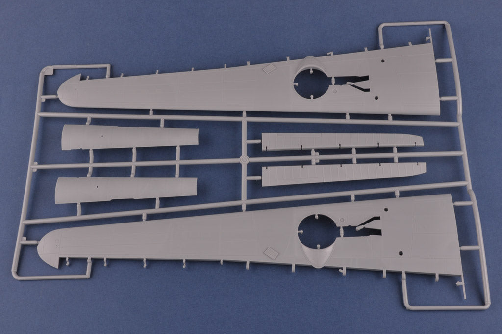 Hobby Boss 1/32 Hobby Boss 1/32 B24J Liberator kit 83211