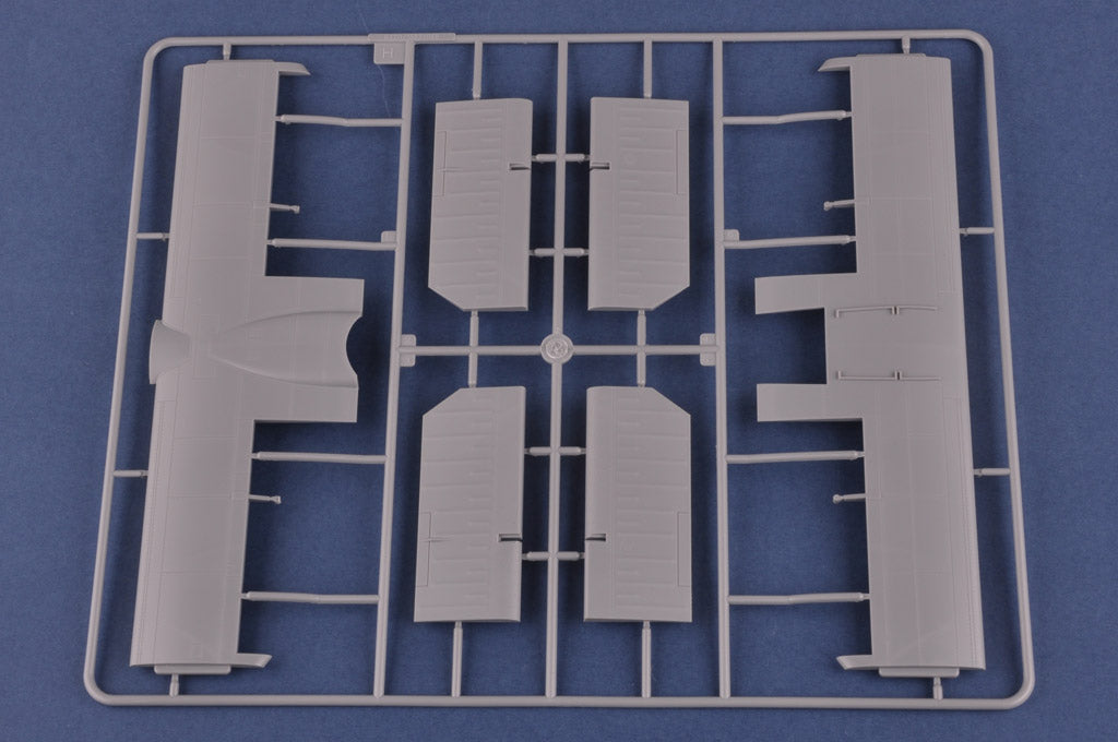 Hobby Boss 1/32 Hobby Boss 1/32 B24J Liberator kit 83211