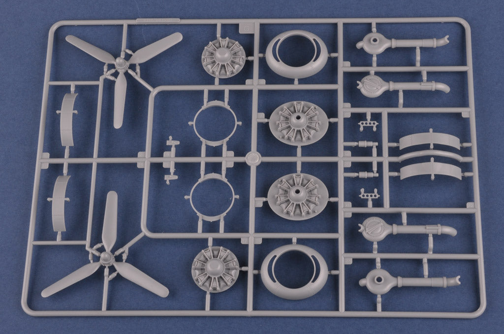Hobby Boss 1/32 Hobby Boss 1/32 B24J Liberator kit 83211