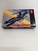 Hobby Craft Plastic Model Kit North American F-82 Twin Mustang — 1:72