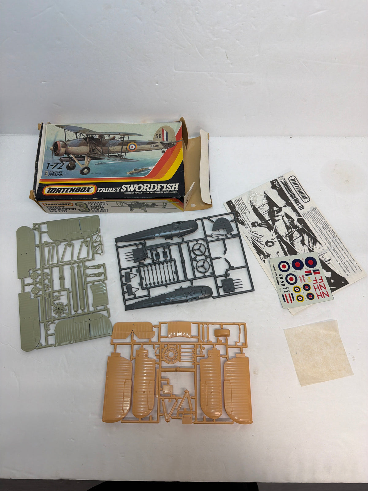 Matchbox PK-112 Fairey Swordfish Mk.I/Mk.III — 1/72 Scale Plastic model kit
