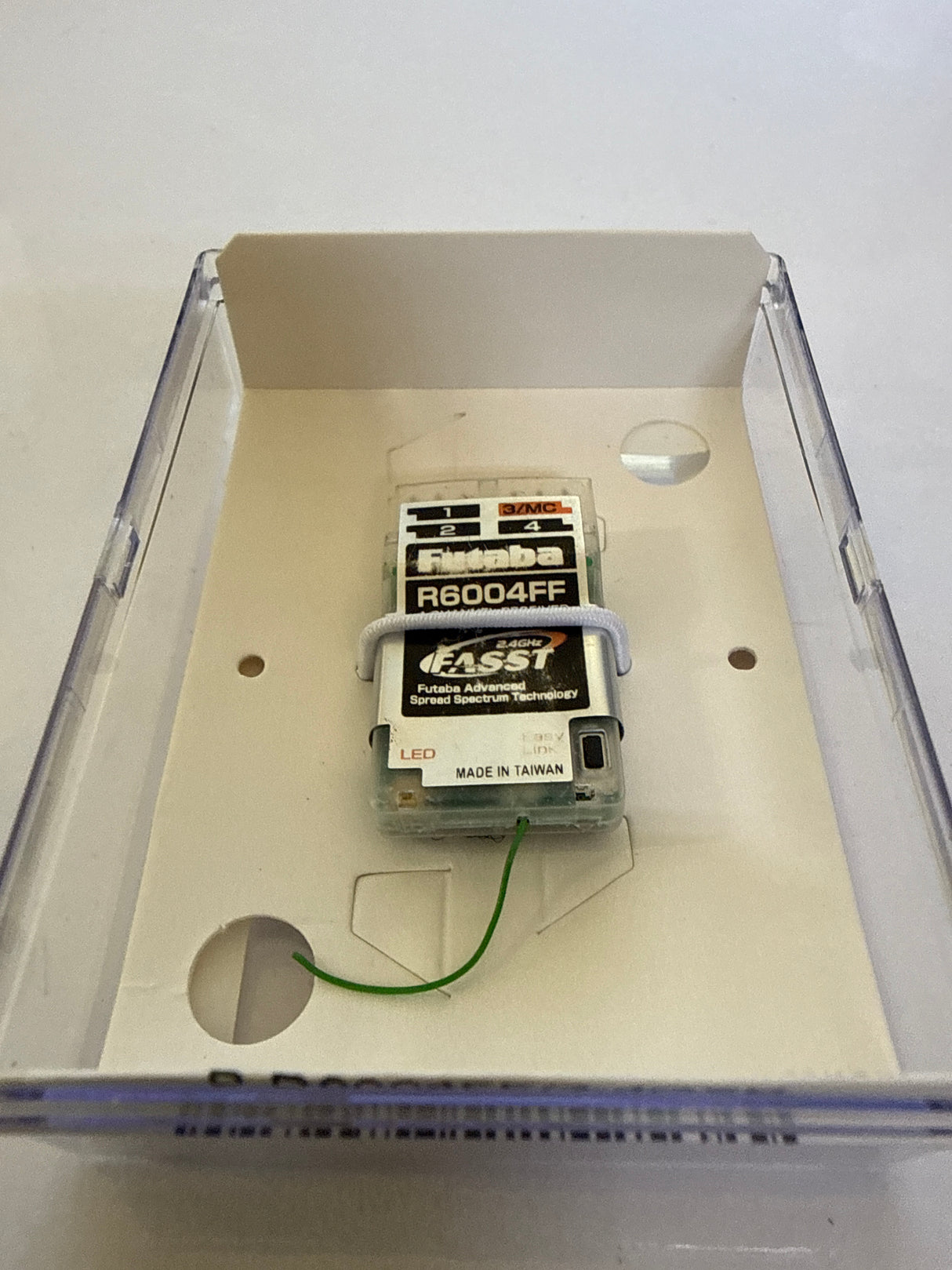Futaba R6004FF FASST 4Ch Micro Receiver 2.4GHz  (Air) - SECOND HAND