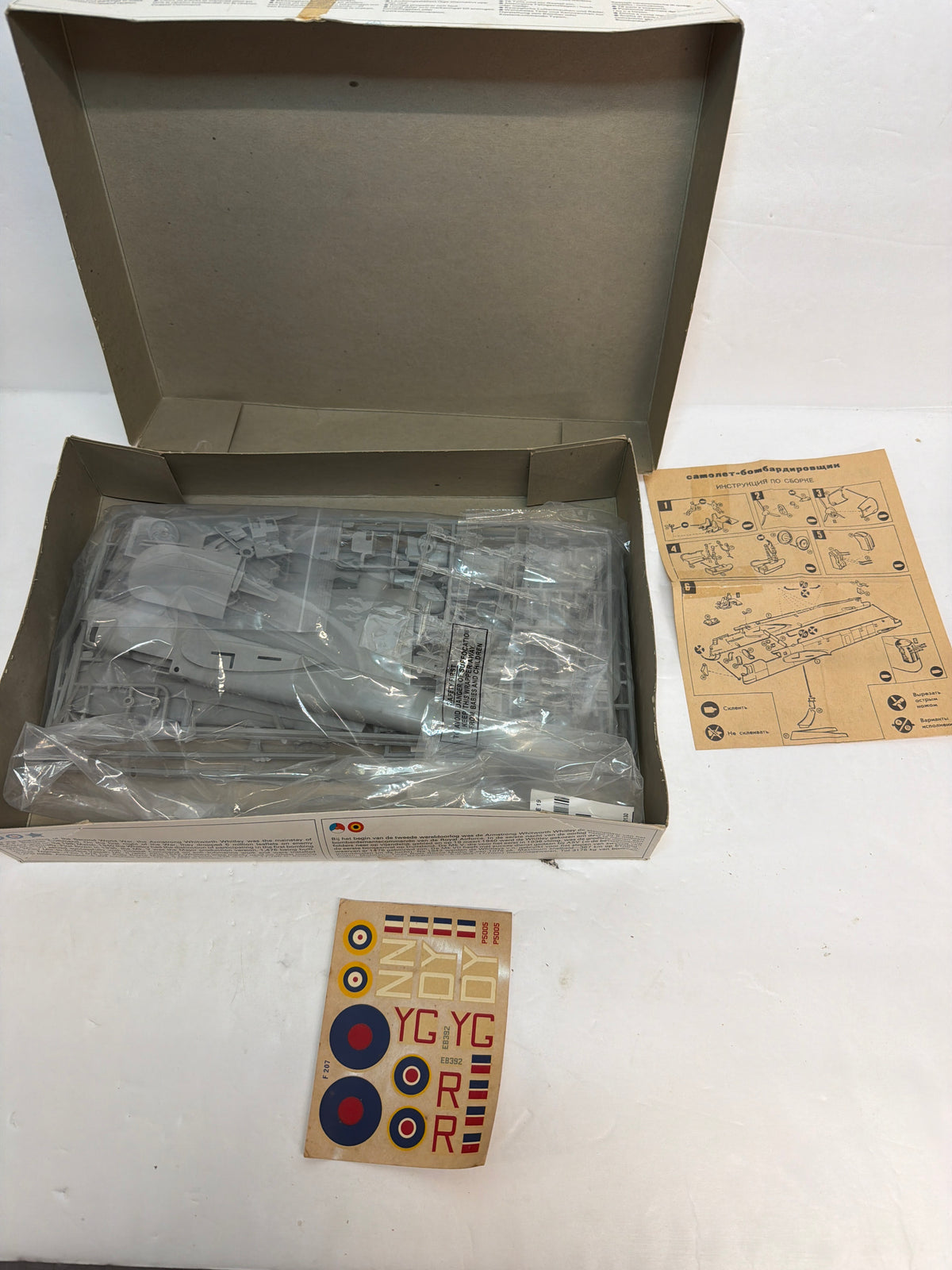 FROG Armstrong Whitworth Whitley Mk.V/Mk.VII Bomber 1/72 F207