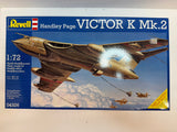 Revell Plastic aircraft kit Handley Page Victor K Mk 2 1:72 04326 Opened but complete