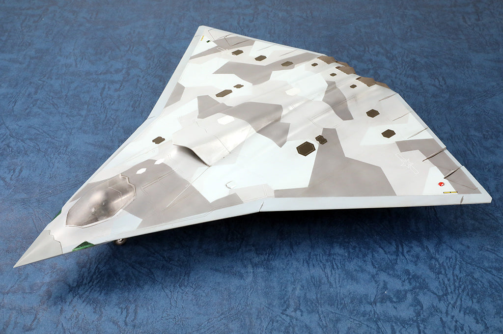 Trumpeter 1/72 Plaaf J-36 Prototype  01689