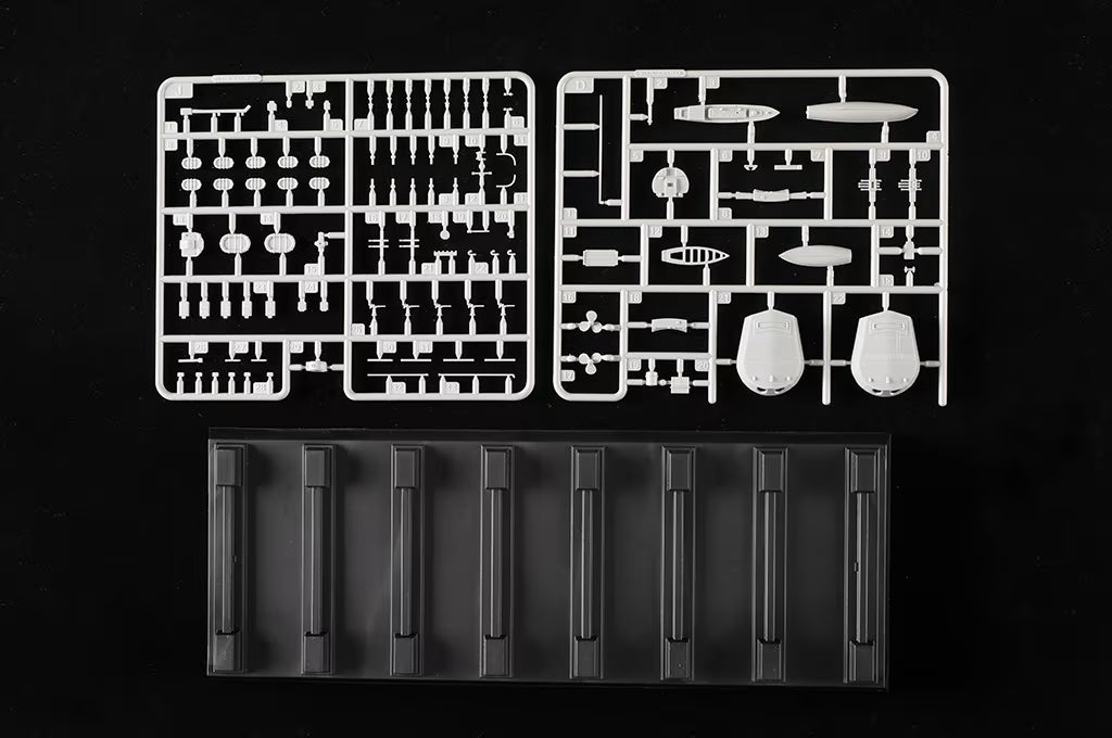 Trumpeter 1/350 HMS Resolution Kit 05379