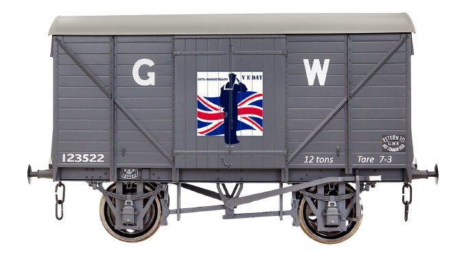 7F-066-010W Dapol GW VAN V DAY NAVY 80TH ANNIVERSARY WEATHERED