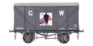 7F-066-011W Dapol GW VAN VE DAY ARMY 80TH ANNIVERSARY WEATHERED