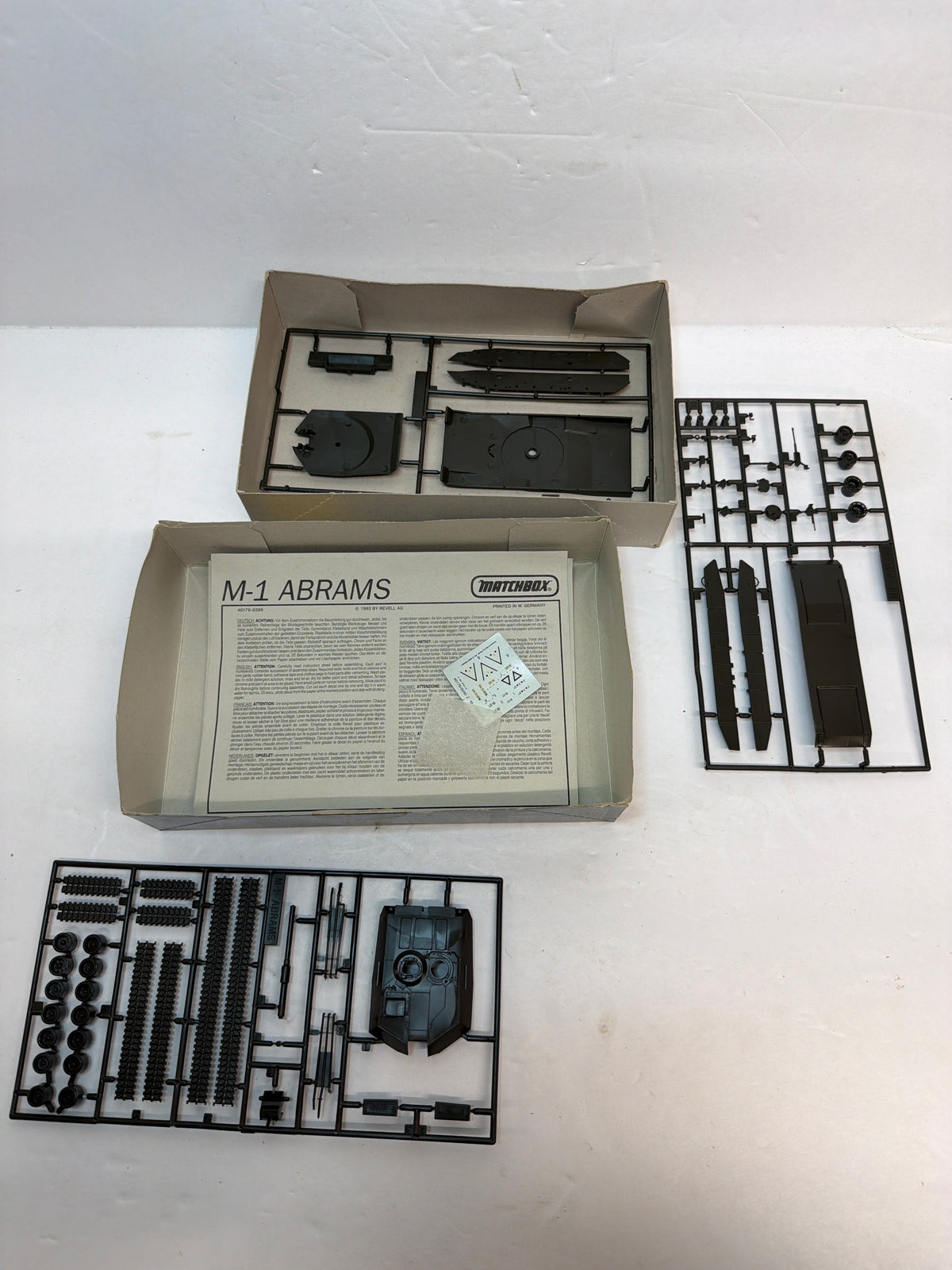 Matchbox 40179 M1 Abrams Main Battle Tank — 1/72 Scale Plastic model kit