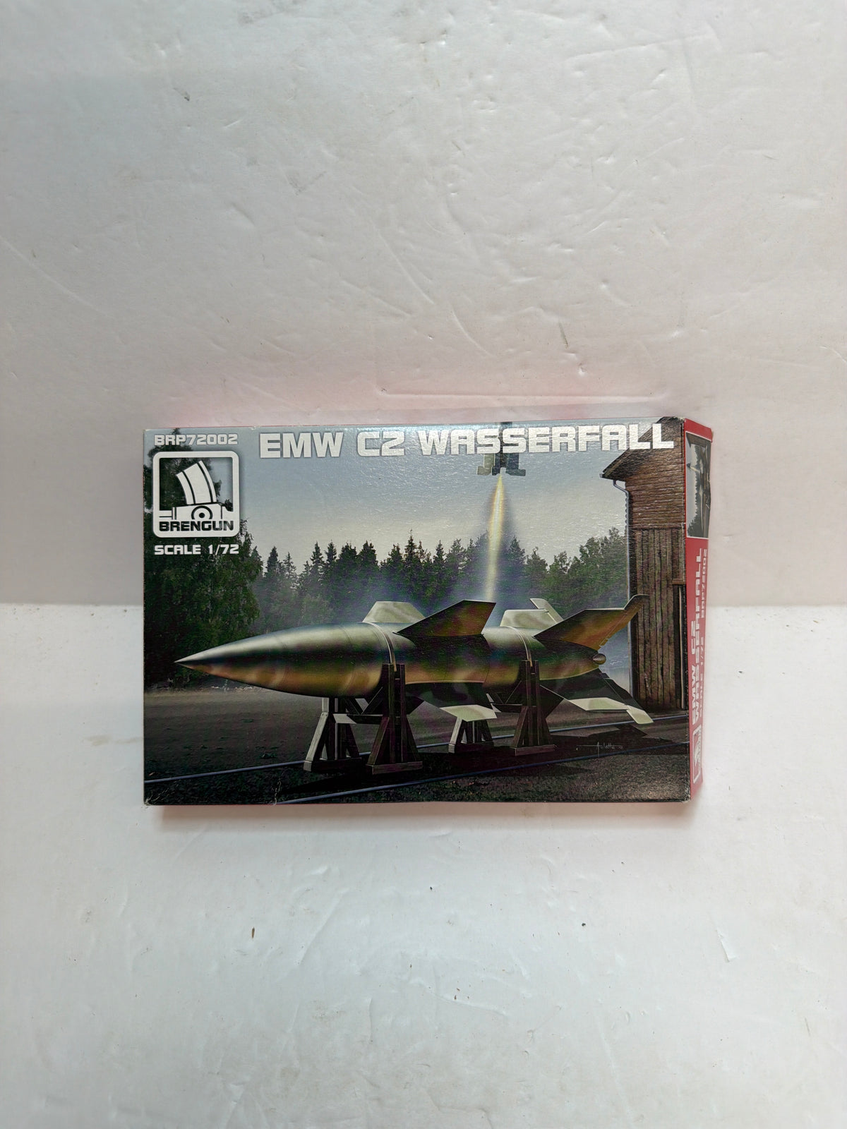 Brengun EMW C2 Wasserfall Guided Rocket with Stand 1/72 Plastic model Kit Vintage