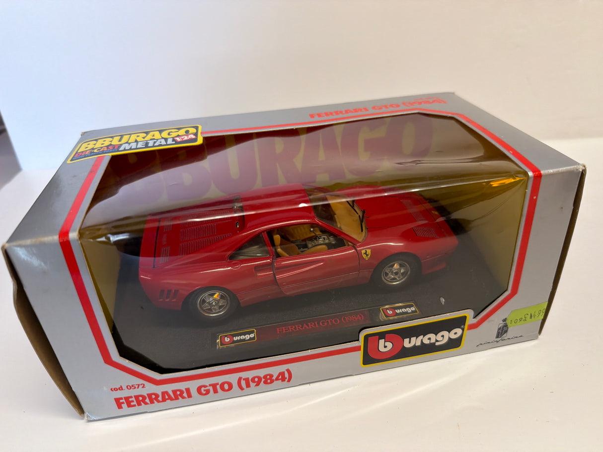 Bburago 1/24 Ferrari GTO 1984 red 0572 second hand as new