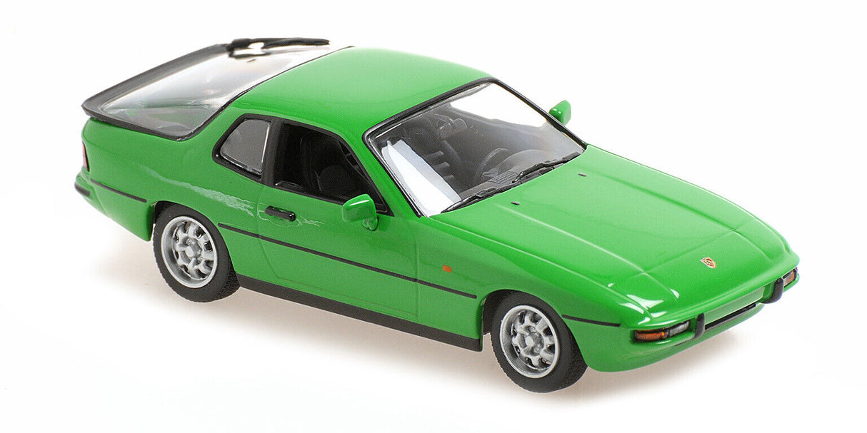 Maxichamps Die Cast Collectables - 1:43 1984 Porsche 924 - Green