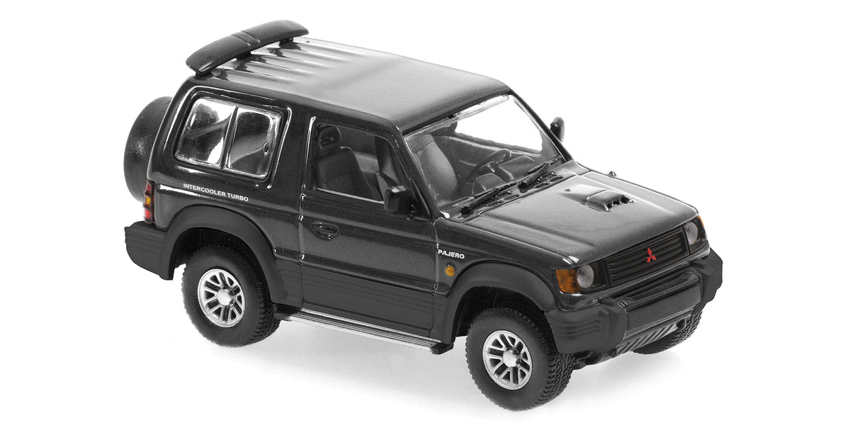 Maxichamps Die Cast Collectables - 1:43 1991 Mitsubishi Pajero SWB - Black
