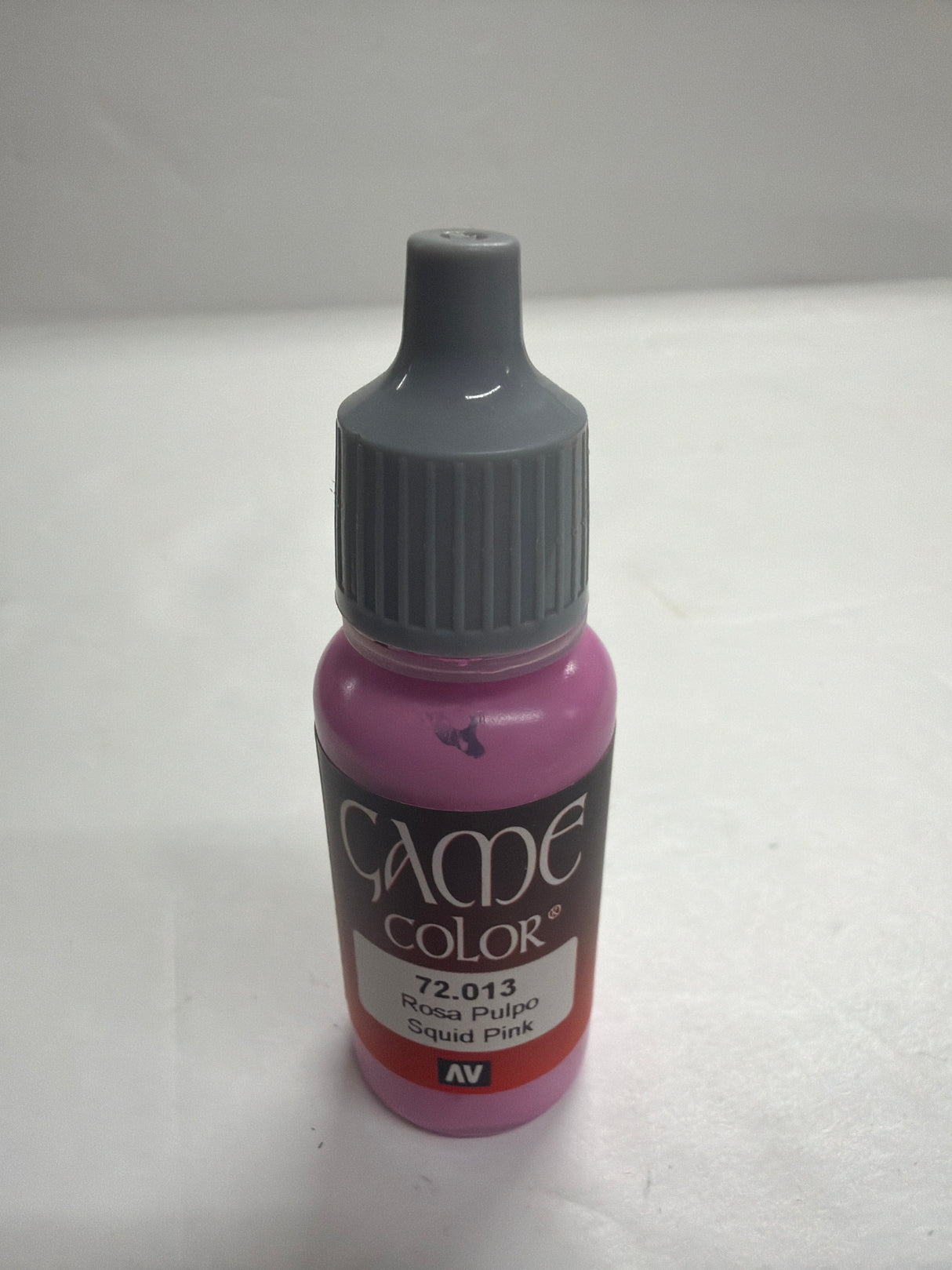 AV Acrylicos Vallejo Acrylic Paint Brush on Squid Pink 72.013