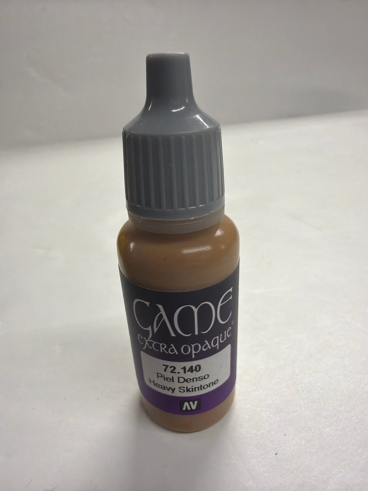 AV Acrylicos Vallejo Acrylic Paint Brush on Heavy Skintone 72.140