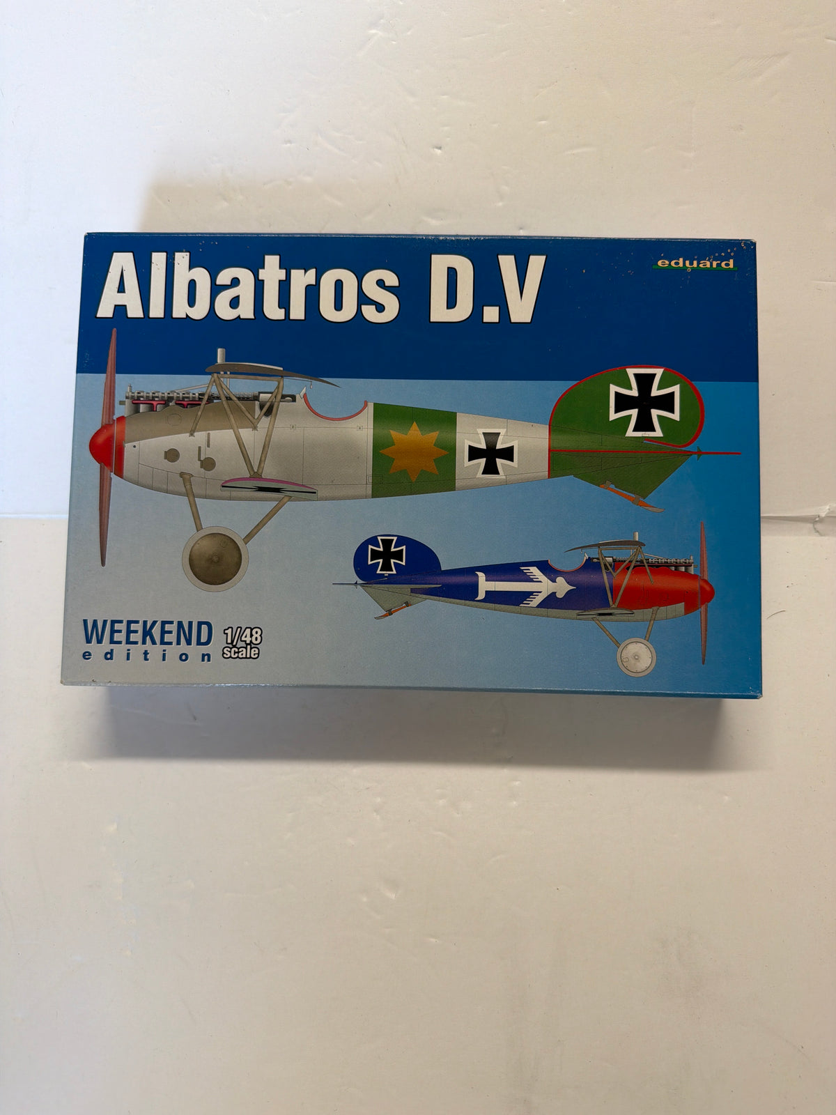 Eduard Weekend Edition  Plastic Model Kit Albatross D.V 1/48