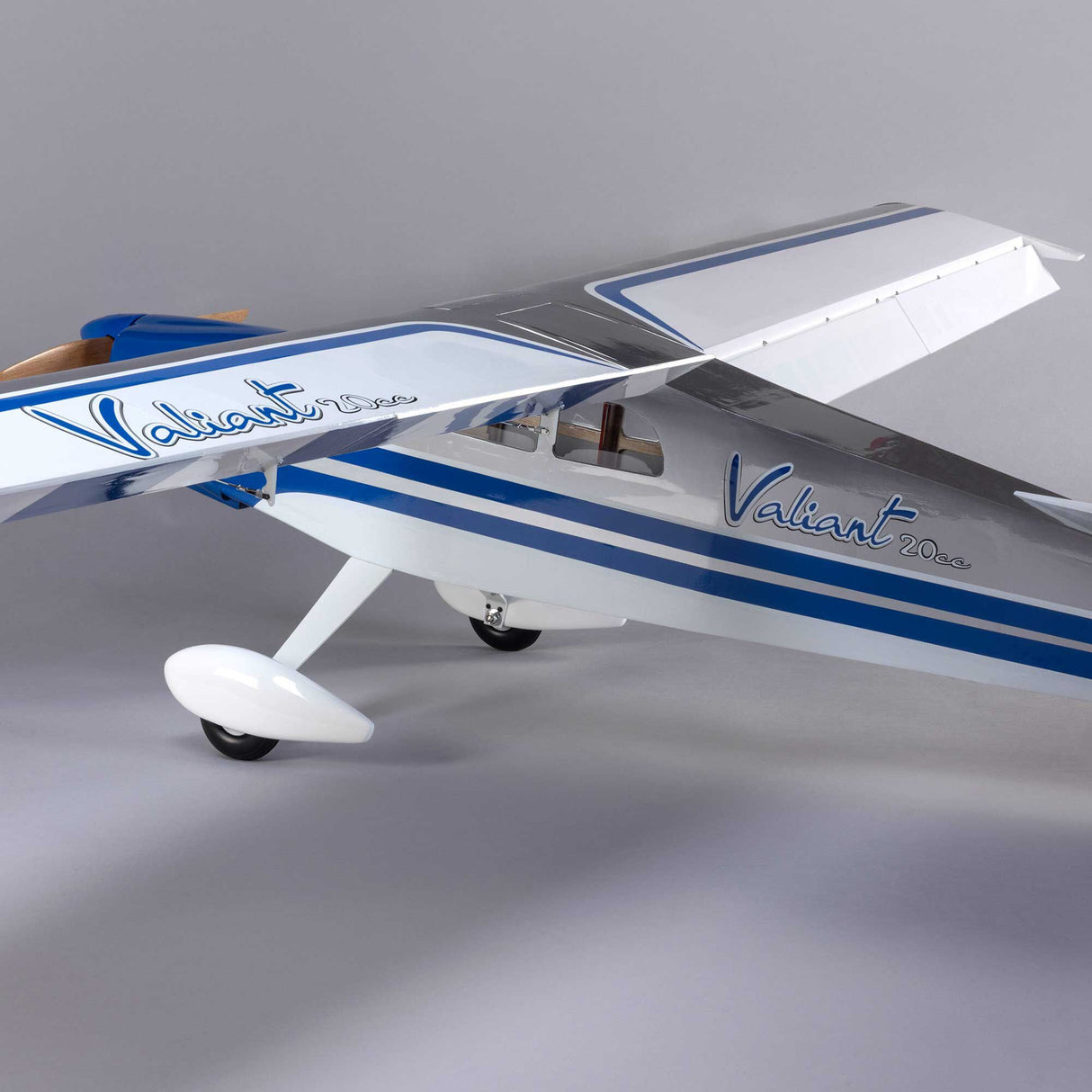 Hangar 9  Valiant 20cc EP PNP