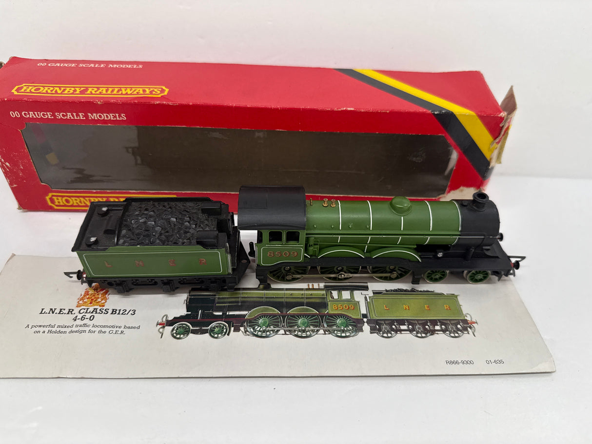 Hornby OO Gauge Rail Road R866 LNER Class B12 8509 - SECOND HAND
