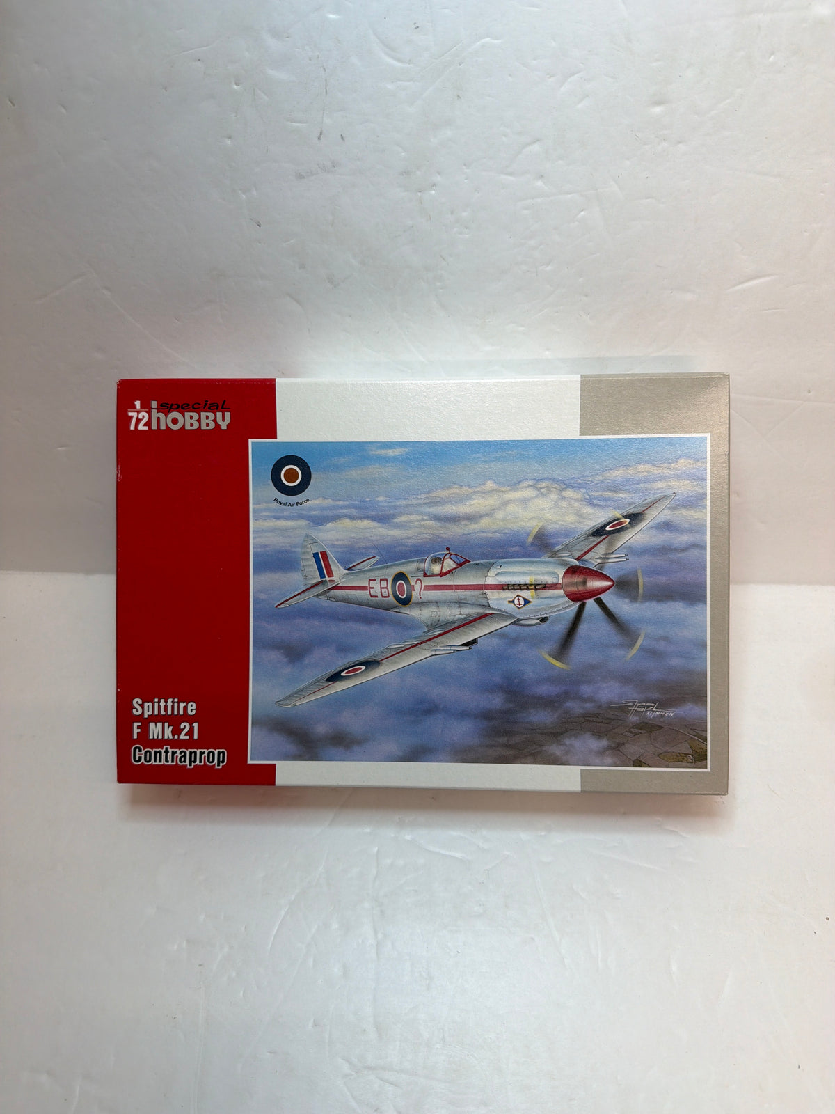 Special Hobby Plastic Model Kit Supermarine Spitfire F Mk.21 Contraprop — 1:72