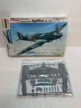 Supermarine Spitfire Mk.XIVe — AZ Model 1/72 Plastic model Kit Vintage