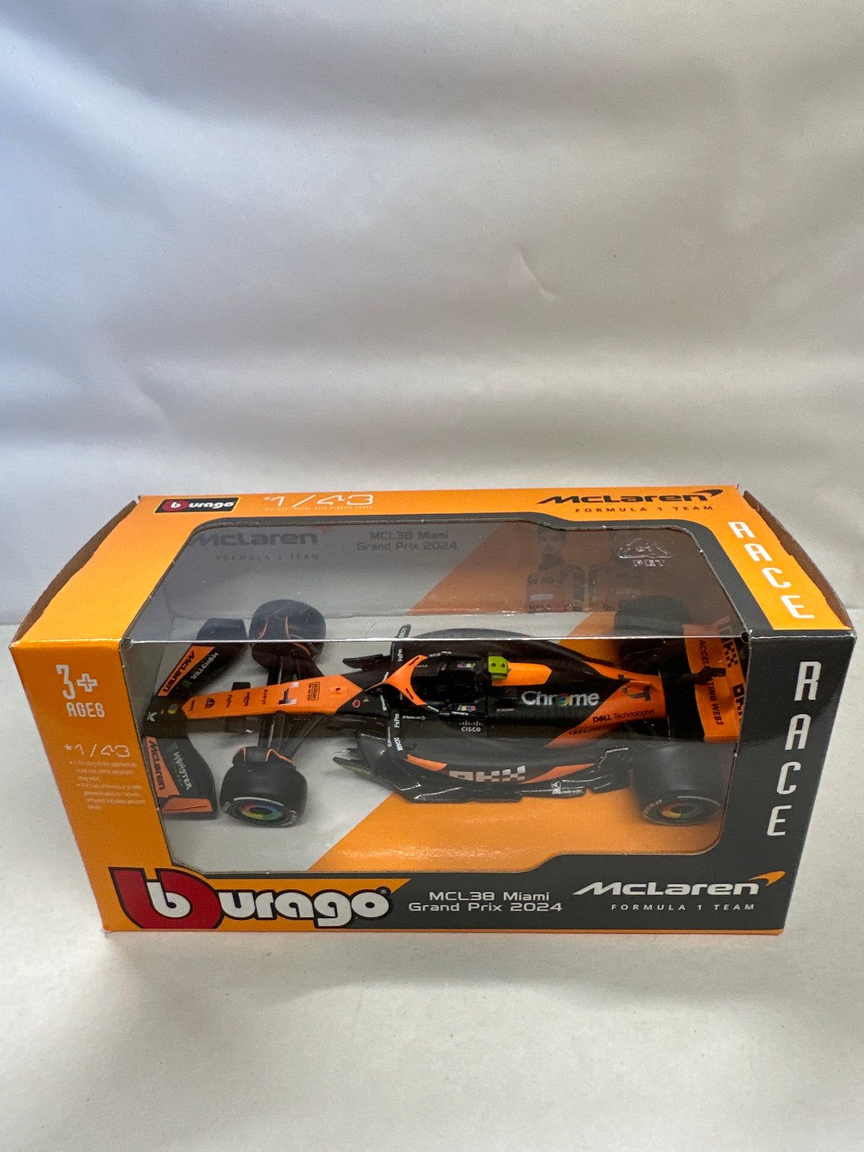 Bburago 1/43 MCL38 4 Lando Norris 2024 B18-60039LN