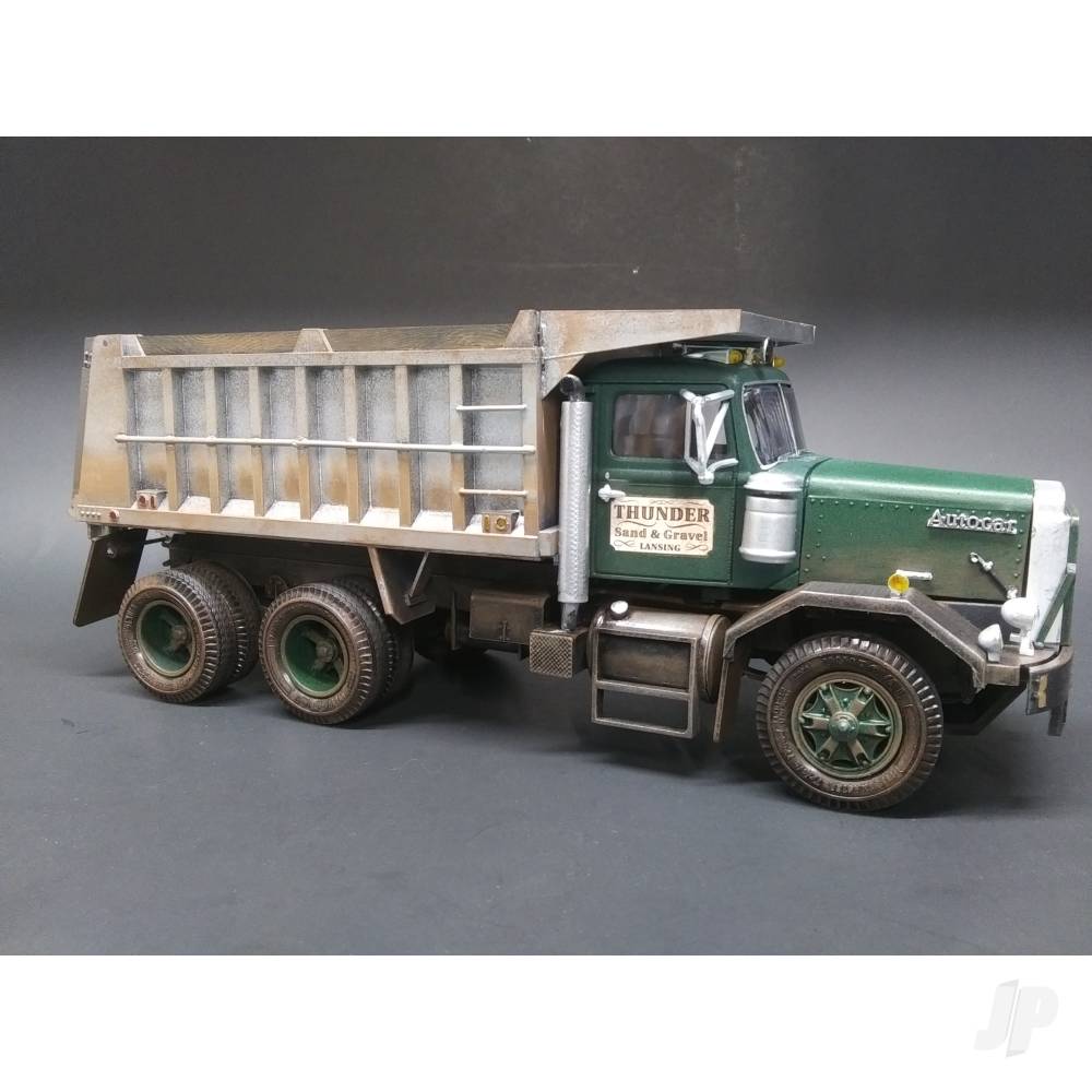 AMT Autocar Dump Truck 1/25 Kit