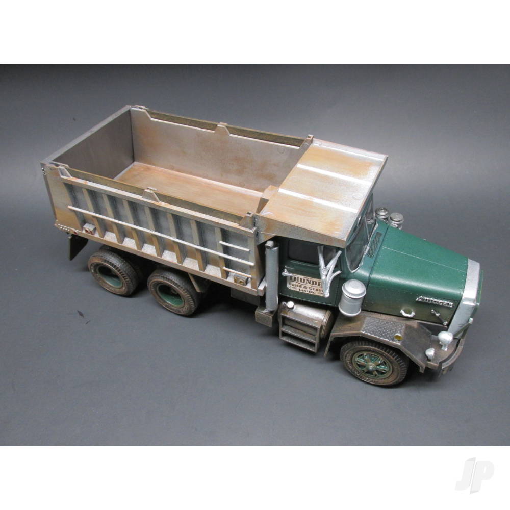 AMT Autocar Dump Truck 1/25 Kit