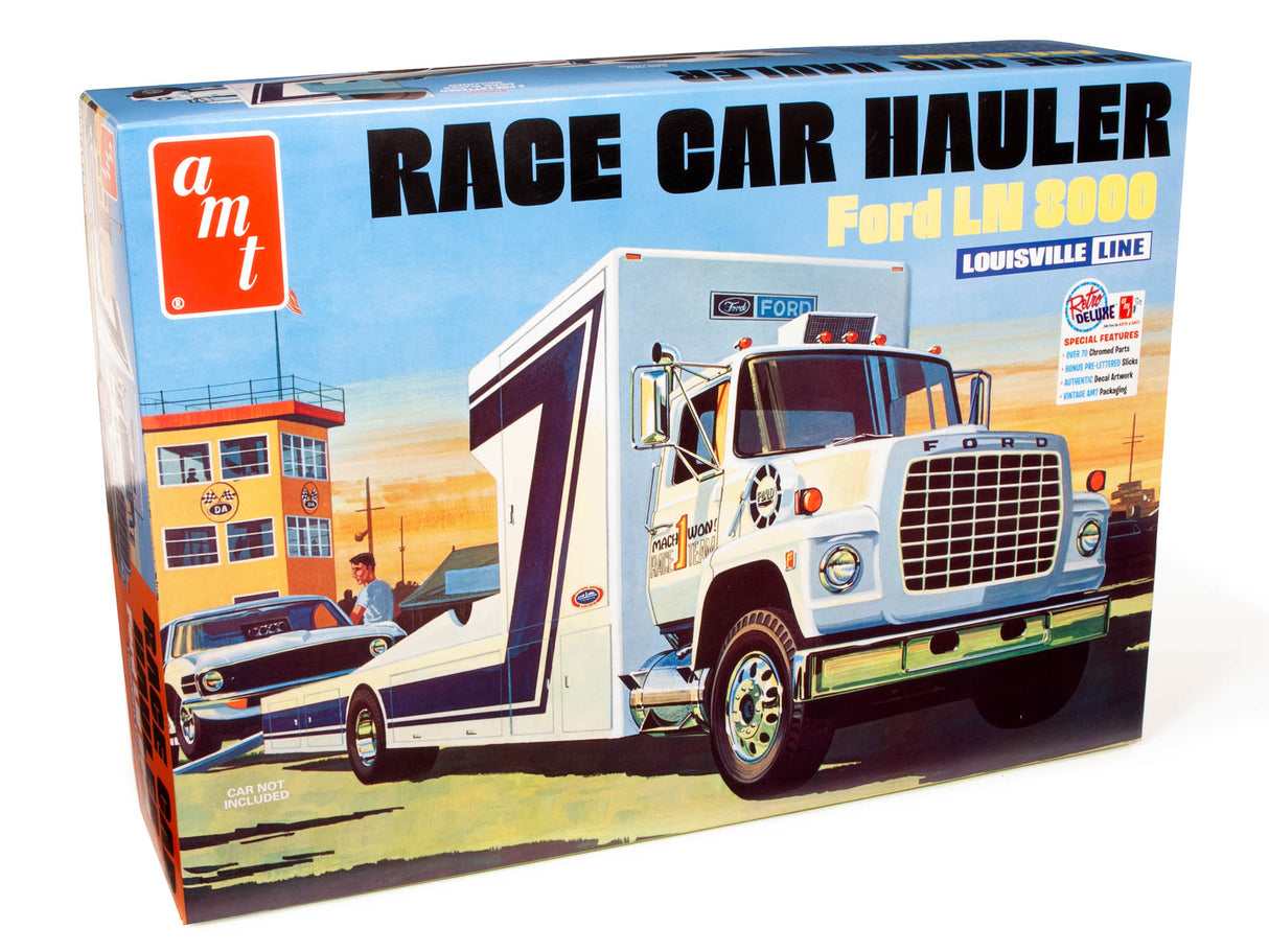 AMT Model Kits - 1:25 Ford LN 8000 Race Car Hauler Kit