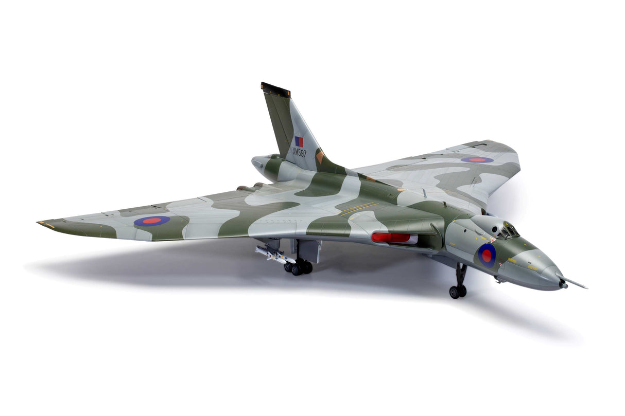 Airfix 1/72 Avro Vulcan B.2 Black Buck Edition A012013