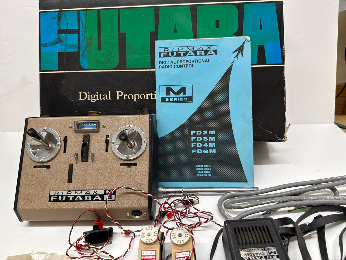 Futaba M Series Transmitter & M6 Receiver with 2 FD14M Servos - 27mhz - SECOND HAND - UNTESTED - UNTESTED