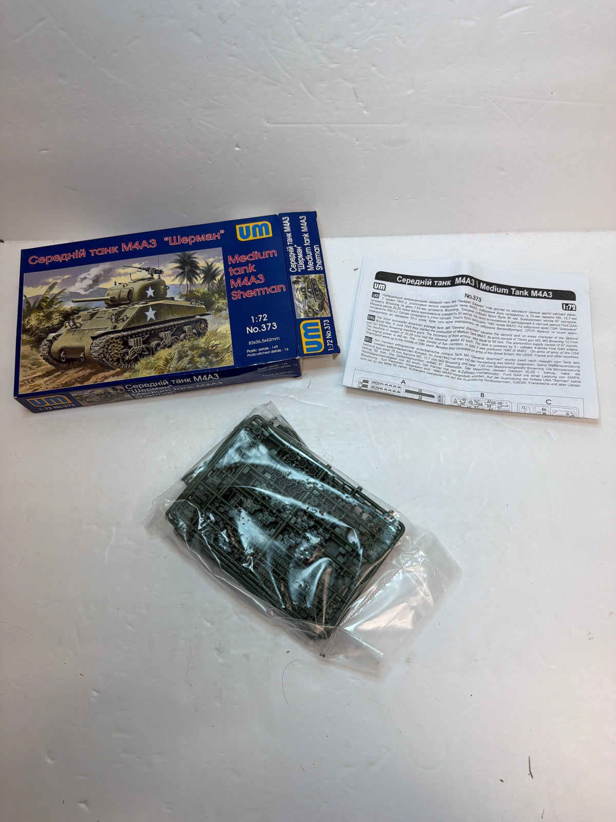 UM M4A3 Sherman Medium Tank 1/72 373 Plastic Model Kit Vintage