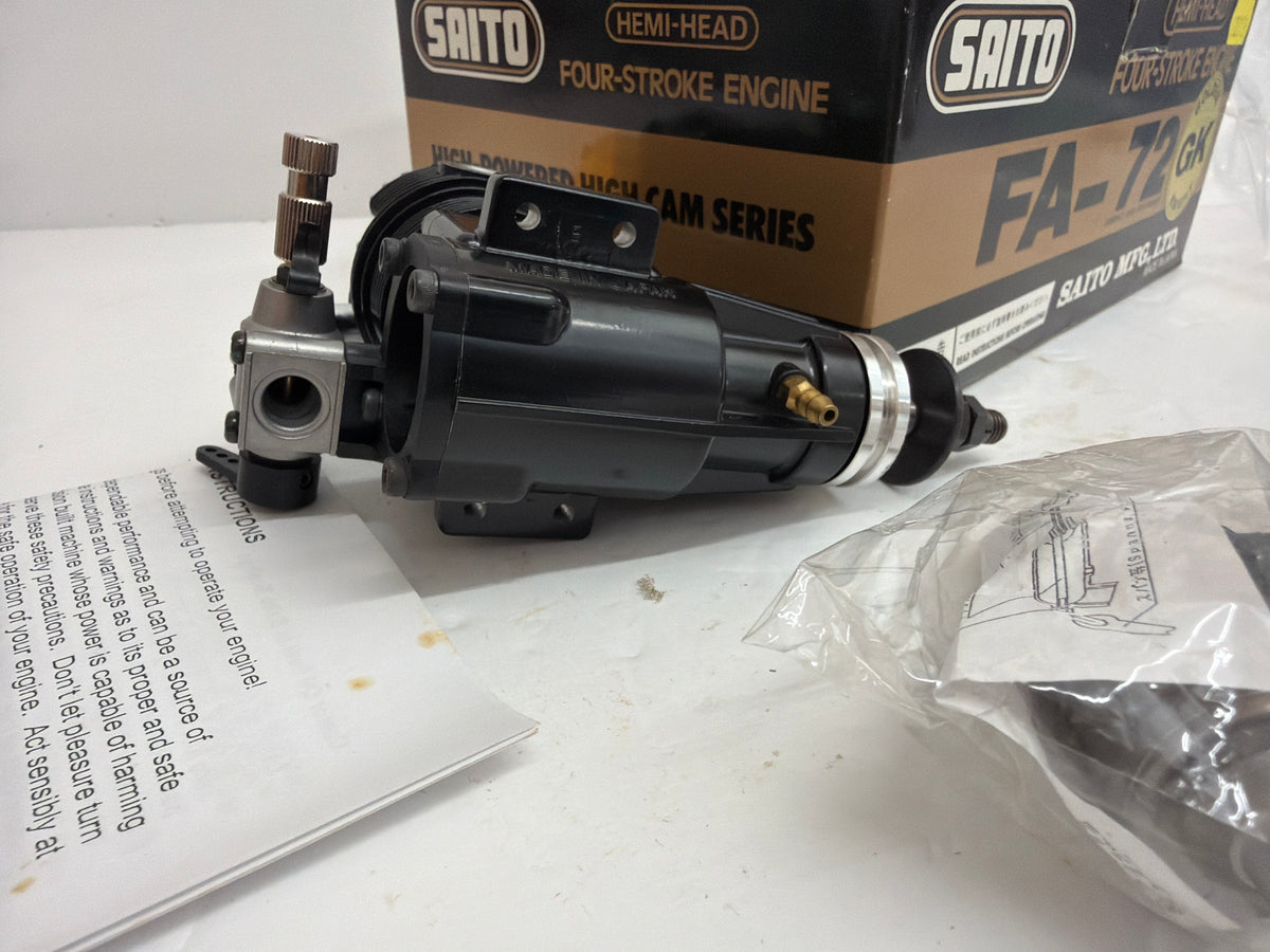 Saito FA-72 Golden Knight New in damaged box Four Stroke