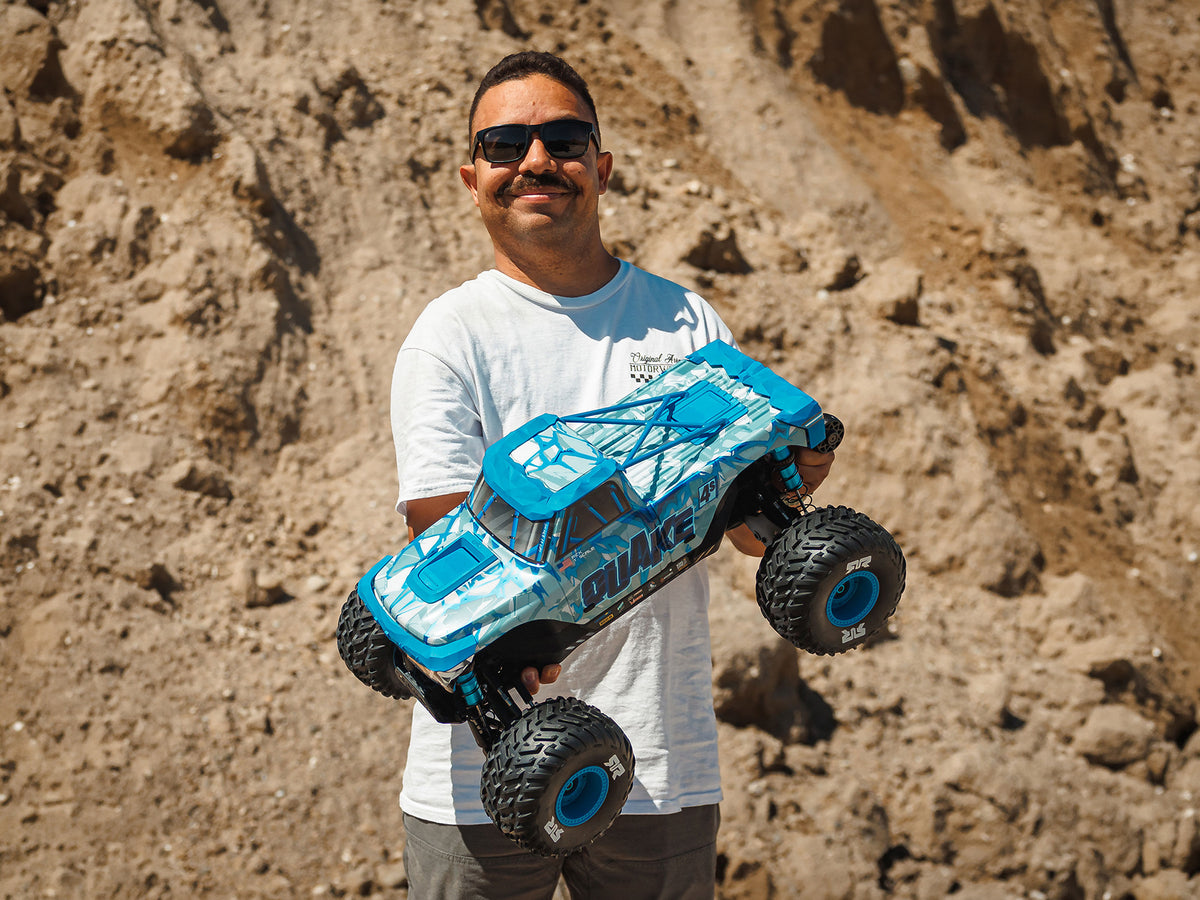 ARRMA 1/8 QUAKE 4S DSC 4X4 RTR Monster Truck - White/Blue - Pre Order - Expected early January 2027