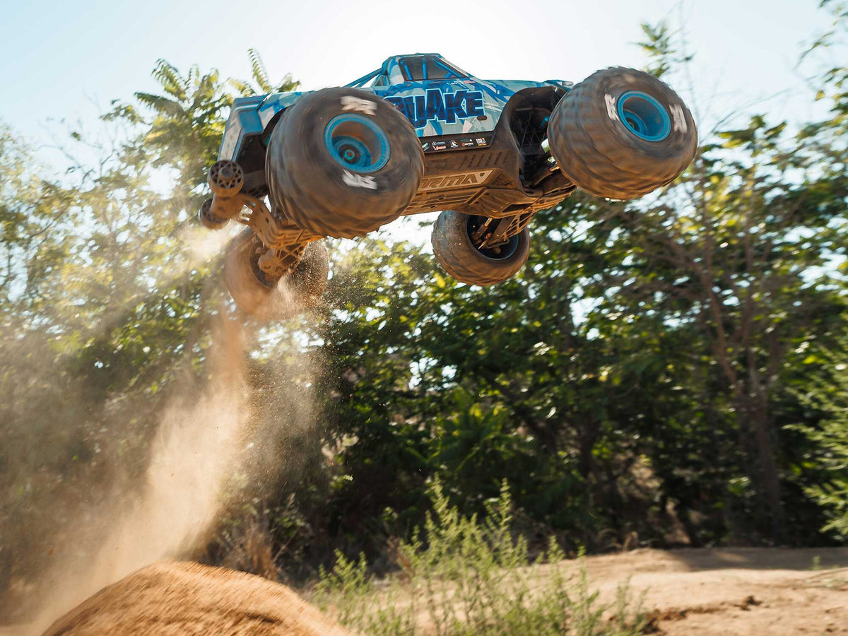 ARRMA 1/8 QUAKE 4S DSC 4X4 RTR Monster Truck - White/Blue - Pre Order - Expected early January 2027