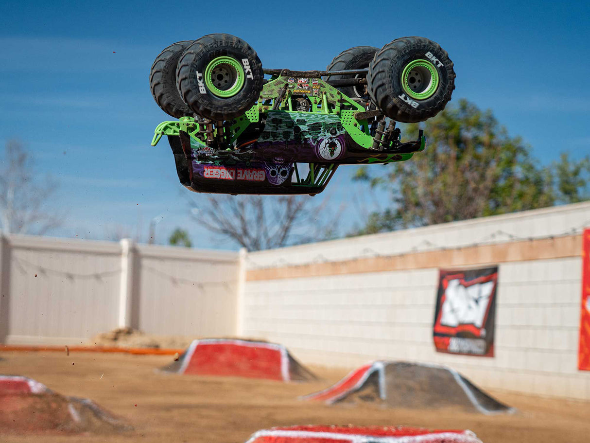 Losi 1/8 Grave Digger 4WD Solid Axle Monster Truck Ready to Run - PRE-ORDER - EXPECTED EARLY JUNE