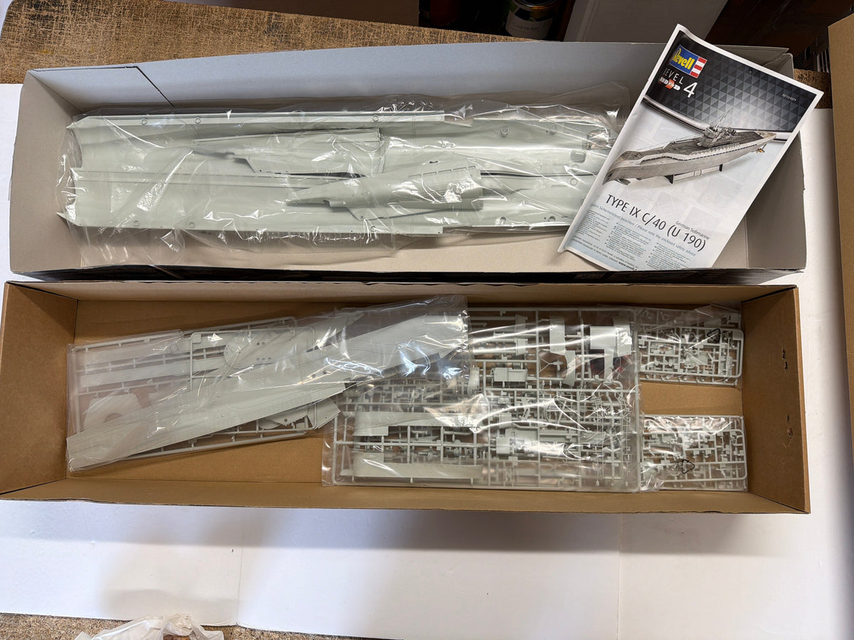Revell German submarine type IX C/40 (U190) Plastic Model Kit