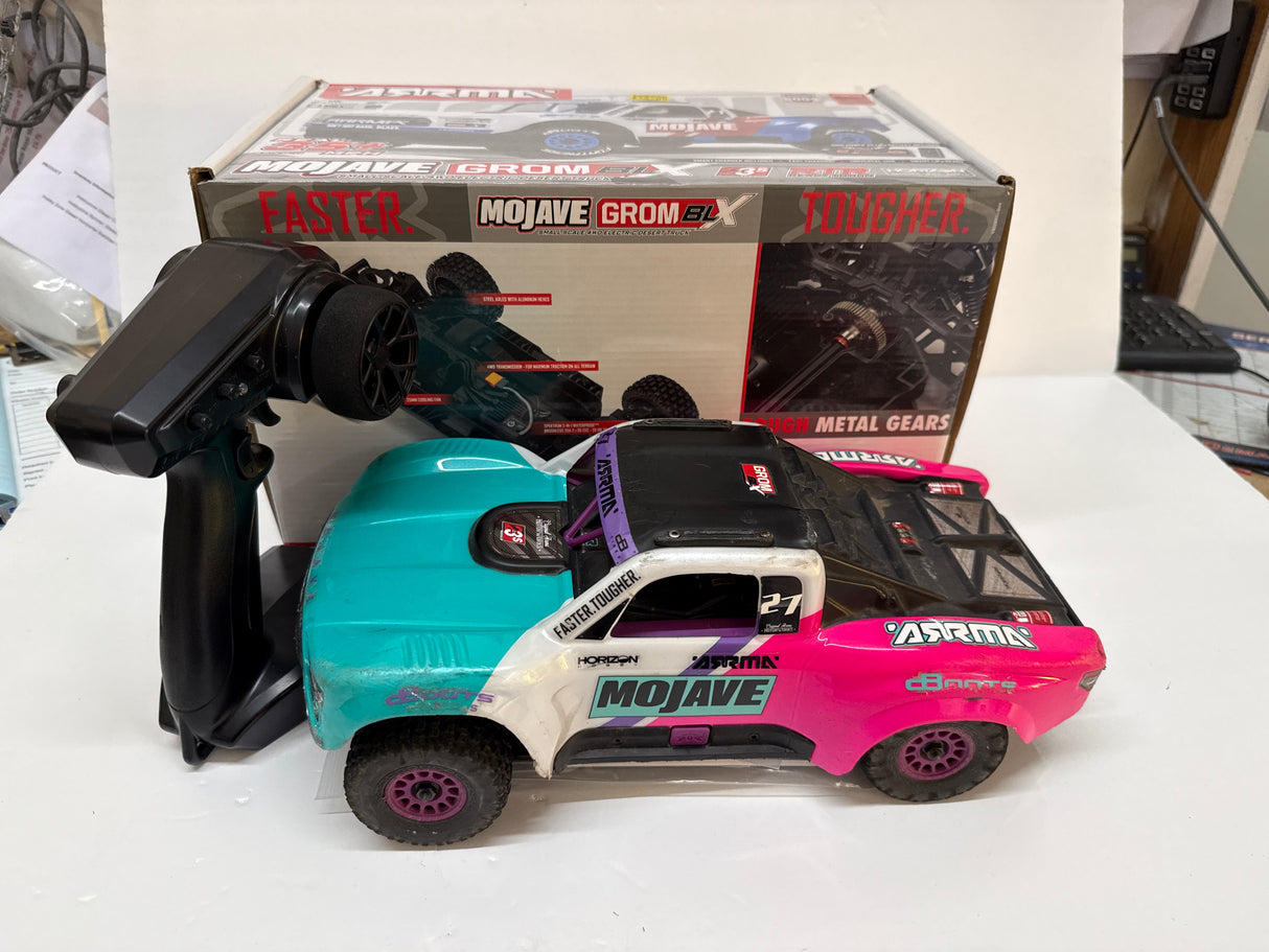 Arrma 1/18 MOJAVE GROM 223S BLX 4X4 DT Brushless with Batt/Charger - Teal - SECOND HAND