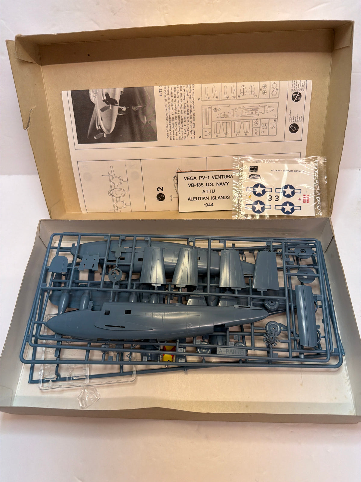 Acadamy Plastic Model Kit Minicraft Lockheed PV-1 Ventura — 1:72 damaged box